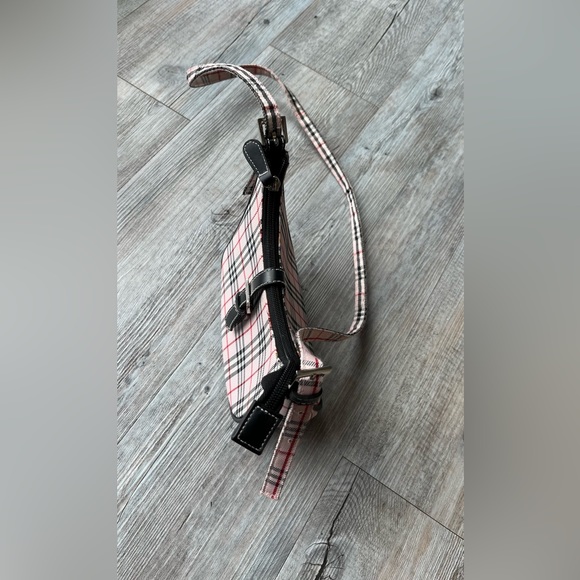 New pink mock ‘Burberry’ print little purse for child/youth. - Picture 8 of 10